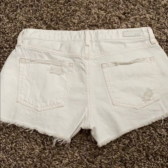 NEW! A&F Harper Low Rise Short - Picture 3 of 3